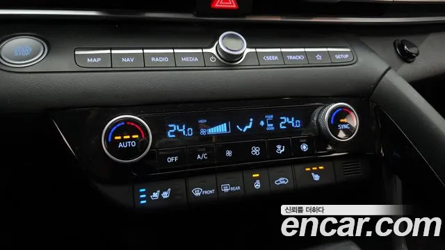 Hyundai AVANTE 2022 — фото 16