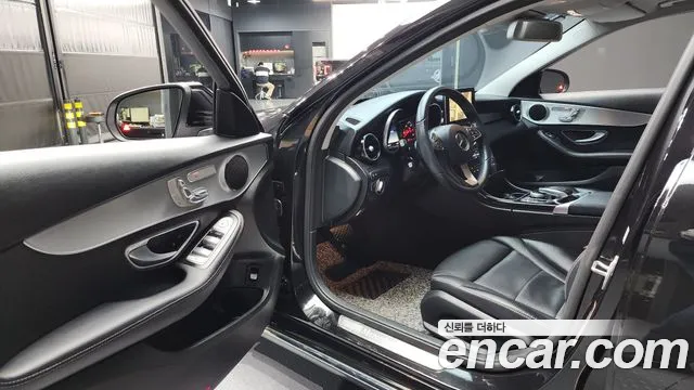 Mercedes-Benz C-Class 2017 — фото 10