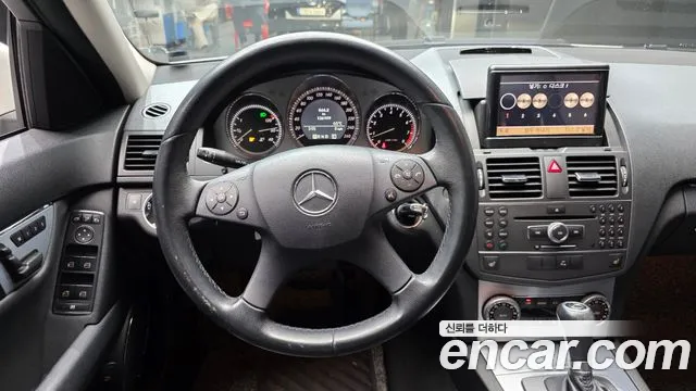 Mercedes-Benz C-Class 2011 — фото 13