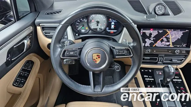 Porsche Macan 2022 — фото 13