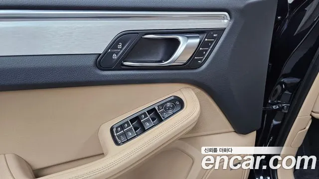 Porsche Macan 2022 — фото 14