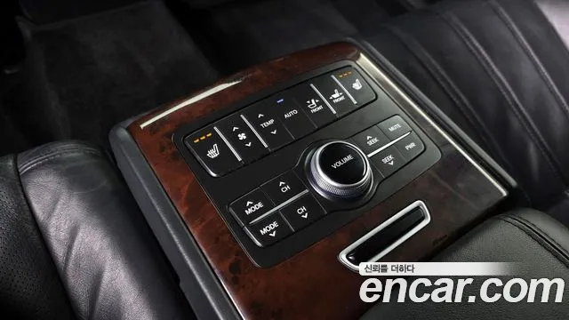 Hyundai Equus 2012 — фото 19