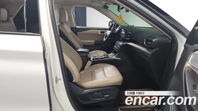 Ford Explorer 2020 — фото 11