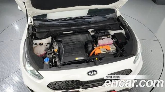 Kia Niro 2020 — фото 6