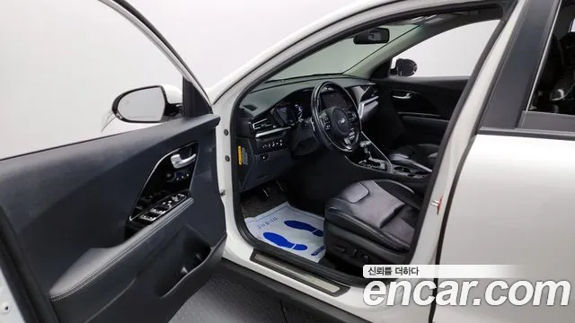 Kia Niro 2020 — фото 11