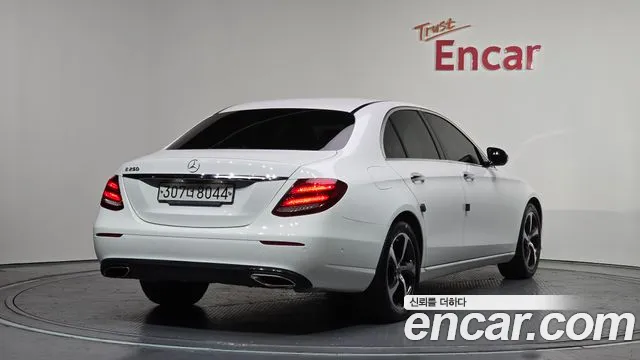 Mercedes-Benz E-Class 2020 — фото 2