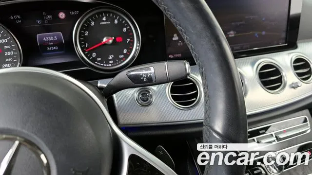 Mercedes-Benz E-Class 2020 — фото 9