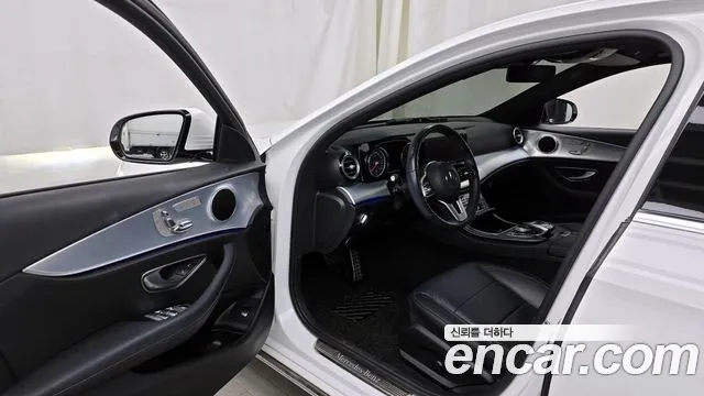 Mercedes-Benz E-Class 2020 — фото 10