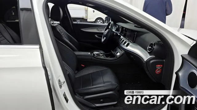 Mercedes-Benz E-Class 2020 — фото 11