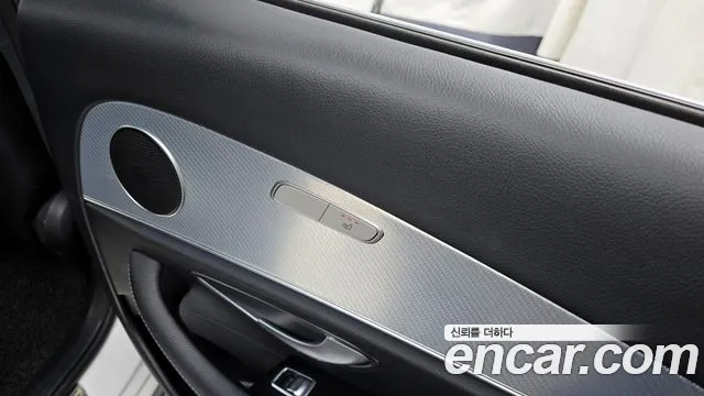 Mercedes-Benz E-Class 2020 — фото 19
