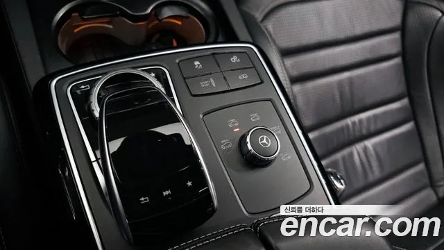 Mercedes-Benz GLE-Class 2017 — фото 15
