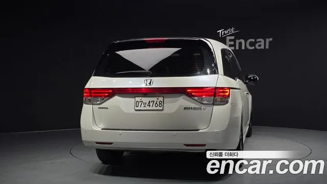 Honda Odyssey 2015 — фото 4
