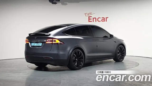 Tesla Model X 2020 — фото 2