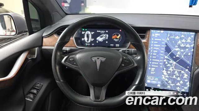 Tesla Model X 2020 — фото 13
