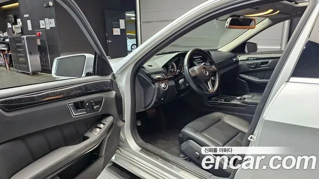 Mercedes-Benz E-Class 2013 — фото 11