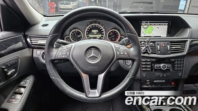 Mercedes-Benz E-Class 2013 — фото 13