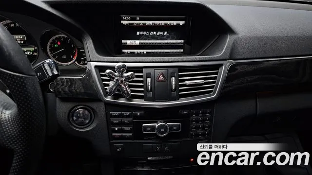 Mercedes-Benz E-Class 2013 — фото 14