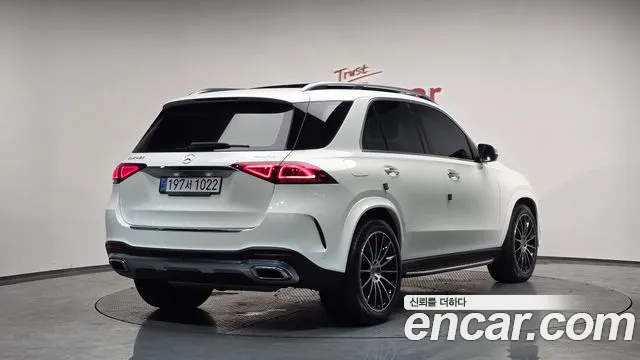 Mercedes-Benz GLE-Class 2023 — фото 2