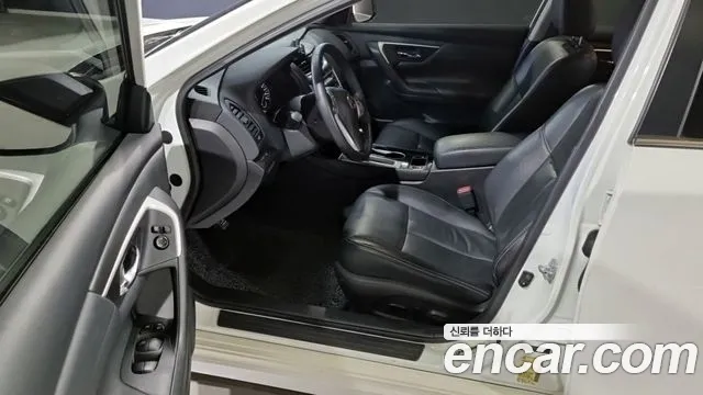 Nissan Altima 2017 — фото 10