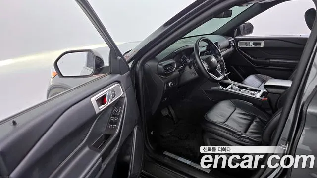 Ford Explorer 2020 — фото 10