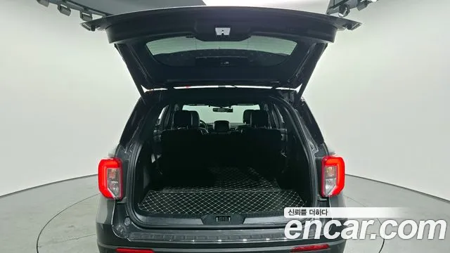Ford Explorer 2020 — фото 20