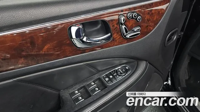 Hyundai Equus 2011 — фото 17