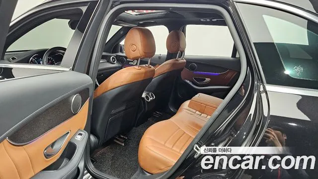 Mercedes-Benz GLC-Class 2022 — фото 11