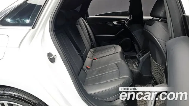 Audi A4 2021 — фото 12