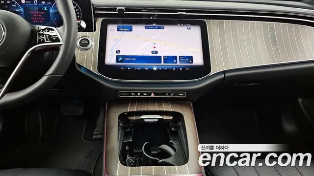 Mercedes-Benz E-Class 2025 — фото 14