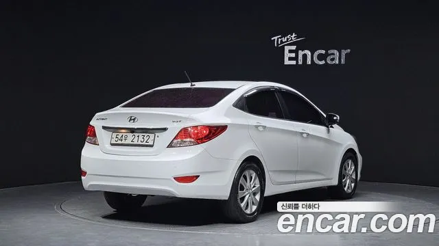Hyundai Accent 2012 — фото 2