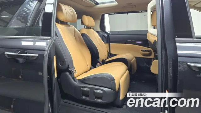 Kia Canival 2021 — фото 12