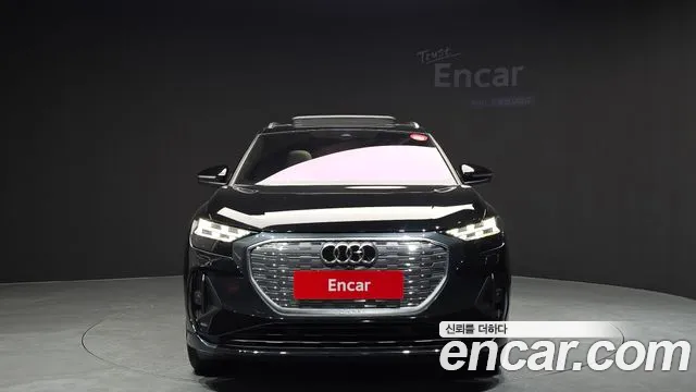 Audi Q4 e-tron 2022 — фото 3