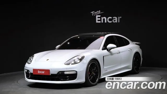 Porsche Panamera 2020 — фото 1