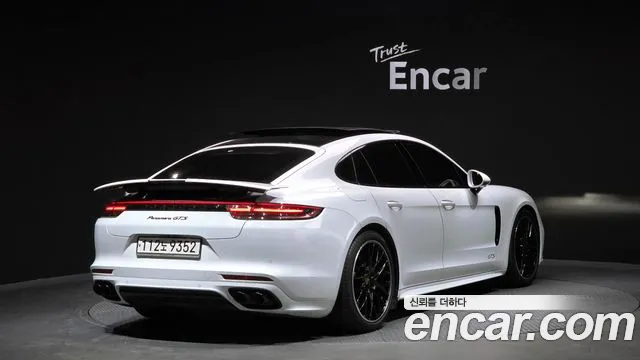 Porsche Panamera 2020 — фото 2