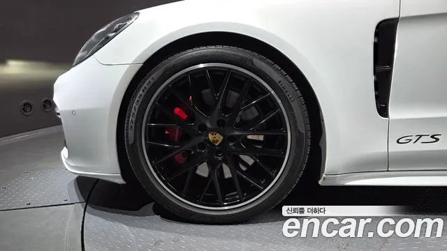 Porsche Panamera 2020 — фото 5