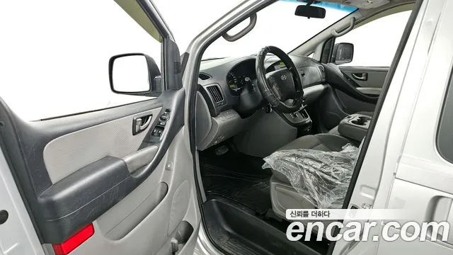 Hyundai Starex 2010 — фото 10
