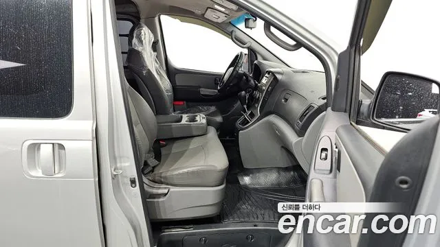 Hyundai Starex 2010 — фото 11