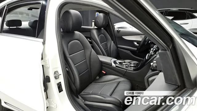 Mercedes-Benz C-Class 2018 — фото 10