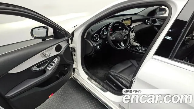 Mercedes-Benz C-Class 2018 — фото 11