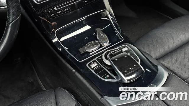 Mercedes-Benz C-Class 2018 — фото 20