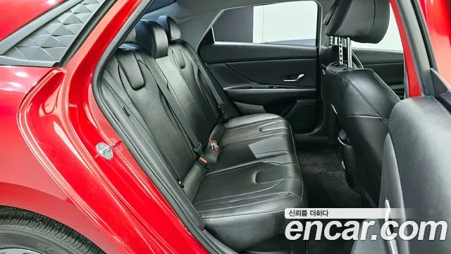 Hyundai AVANTE 2024 — фото 12