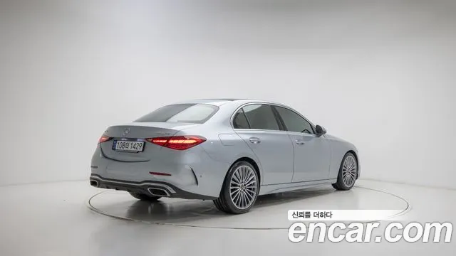 Mercedes-Benz C-Class 2023 — фото 2