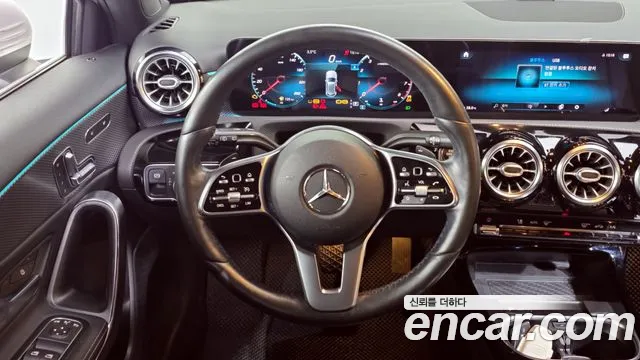 Mercedes-Benz A-Class 2021 — фото 12