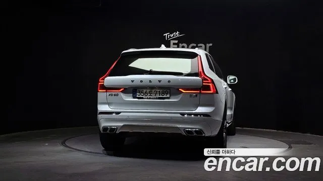 Volvo XC60 2021 — фото 4