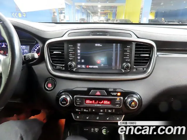 Kia Sorento 2018 — фото 11