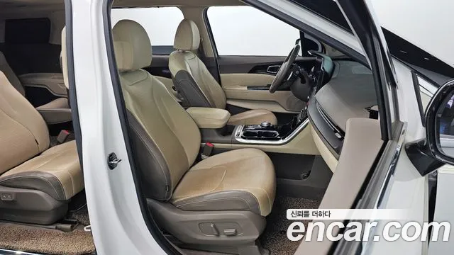 Kia Canival 2021 — фото 10