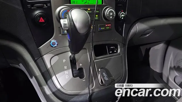 Hyundai Starex 2016 — фото 9