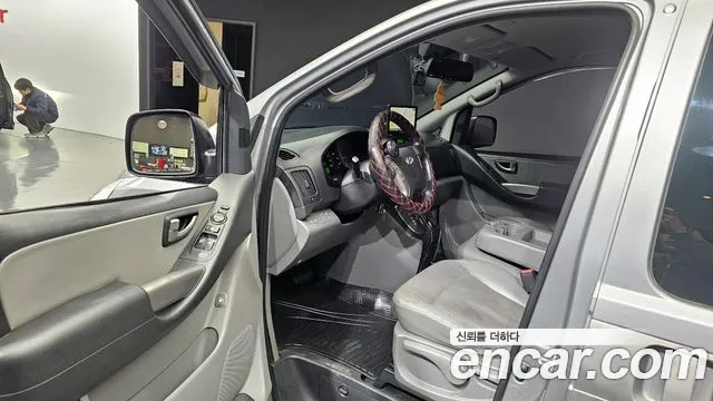 Hyundai Starex 2016 — фото 10