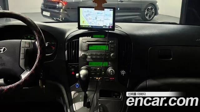 Hyundai Starex 2016 — фото 19
