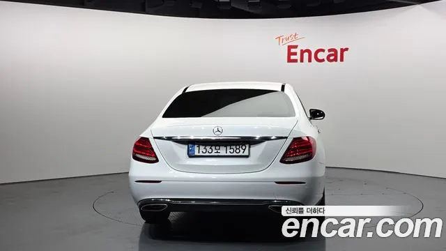 Mercedes-Benz E-Class 2019 — фото 4